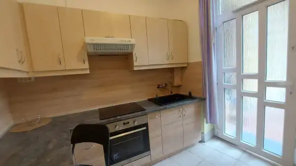 Kiadó téglalakás, Budapest, VIII. kerület 1 szoba 32 m² 180 E Ft/hó